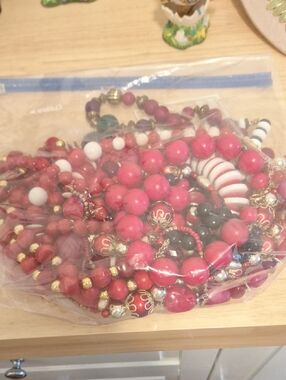 Source Unknown Red and White Beaded Women's Necklace with Gold Accents